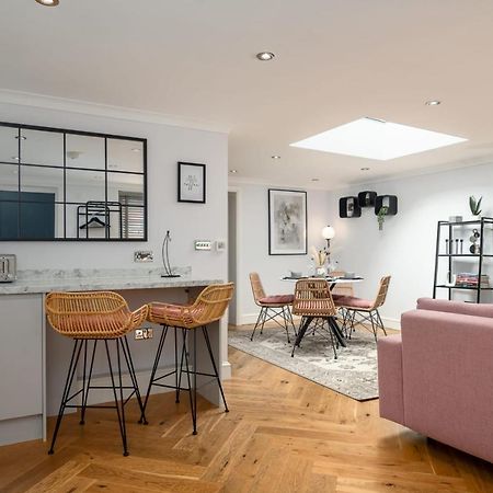 Guestready - Unique Home Near Wimbledon With Gorgeous Deck And Parkingロンドン エクステリア 写真