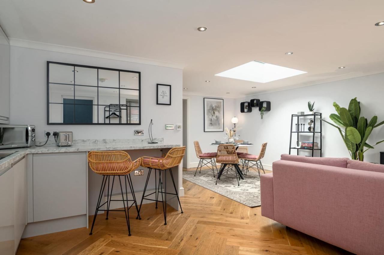 Guestready - Unique Home Near Wimbledon With Gorgeous Deck And Parkingロンドン エクステリア 写真