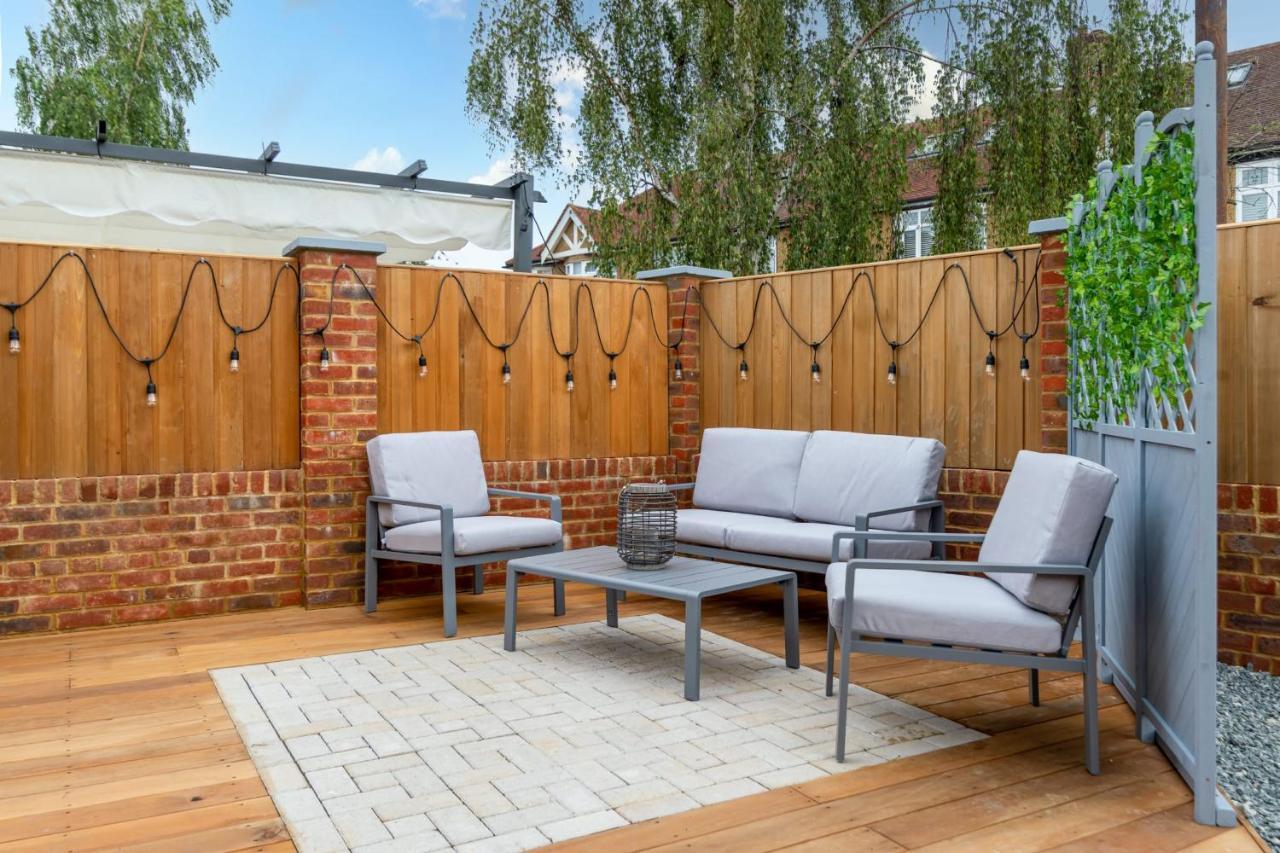 Guestready - Unique Home Near Wimbledon With Gorgeous Deck And Parkingロンドン エクステリア 写真