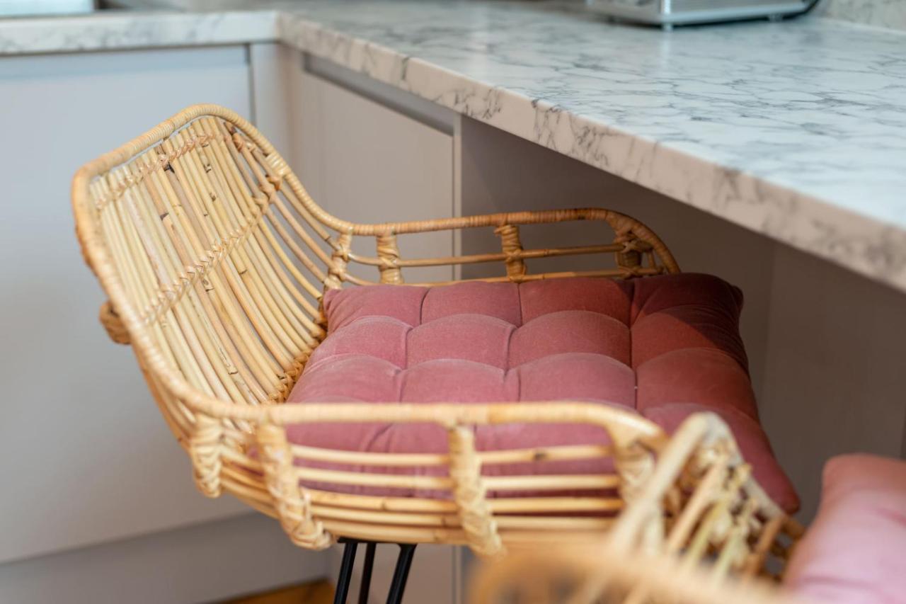 Guestready - Unique Home Near Wimbledon With Gorgeous Deck And Parkingロンドン エクステリア 写真