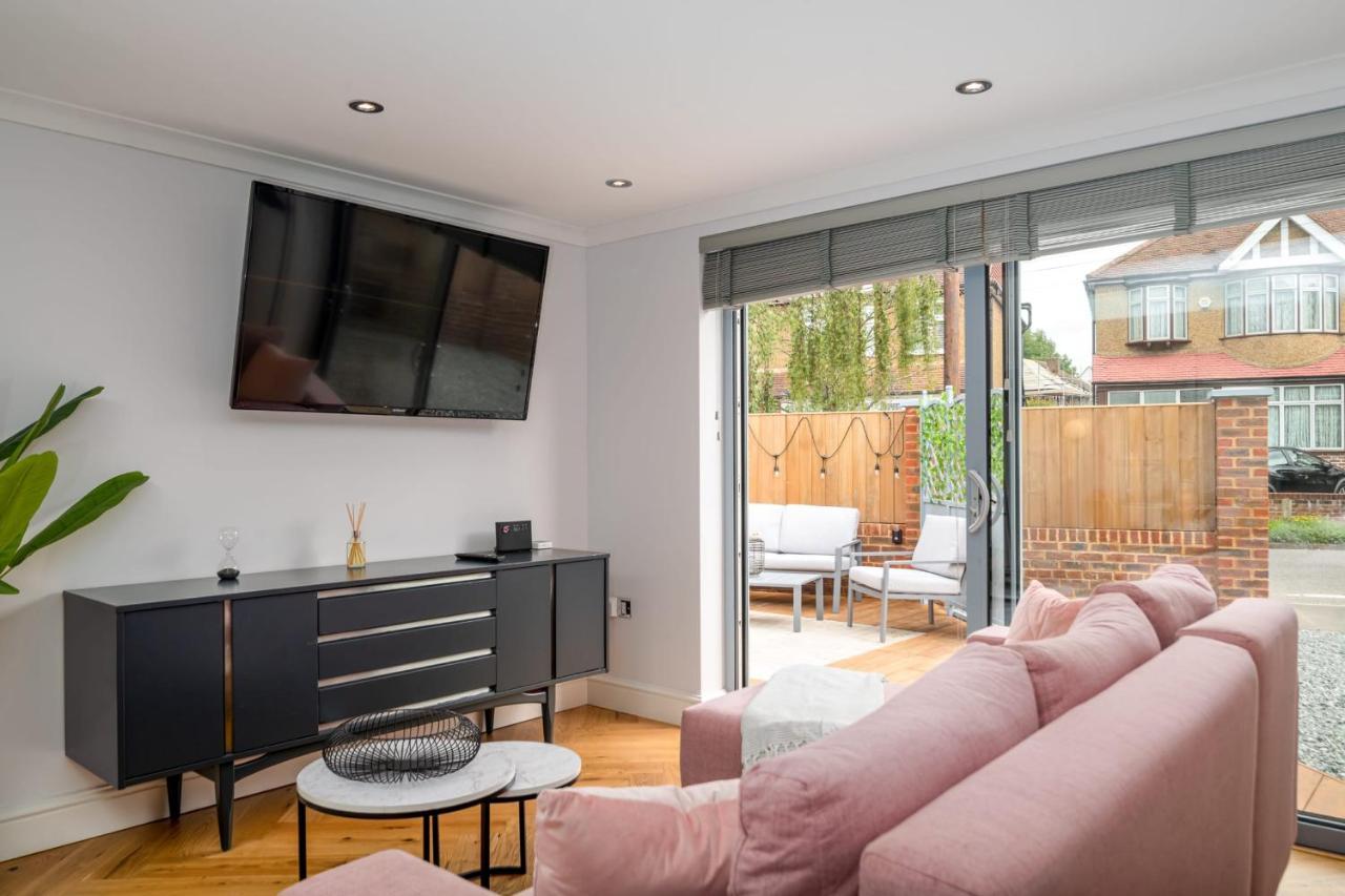 Guestready - Unique Home Near Wimbledon With Gorgeous Deck And Parkingロンドン エクステリア 写真