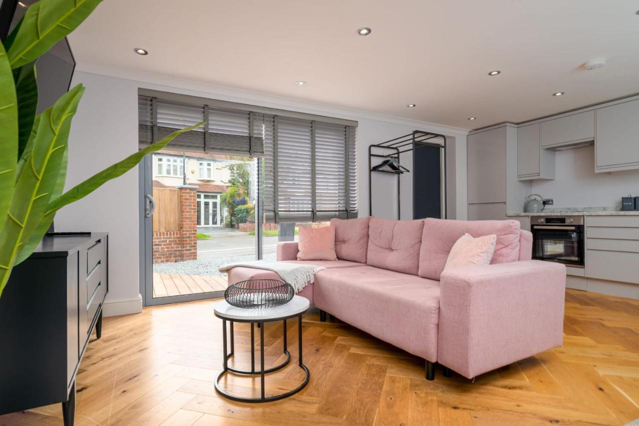 Guestready - Unique Home Near Wimbledon With Gorgeous Deck And Parkingロンドン エクステリア 写真