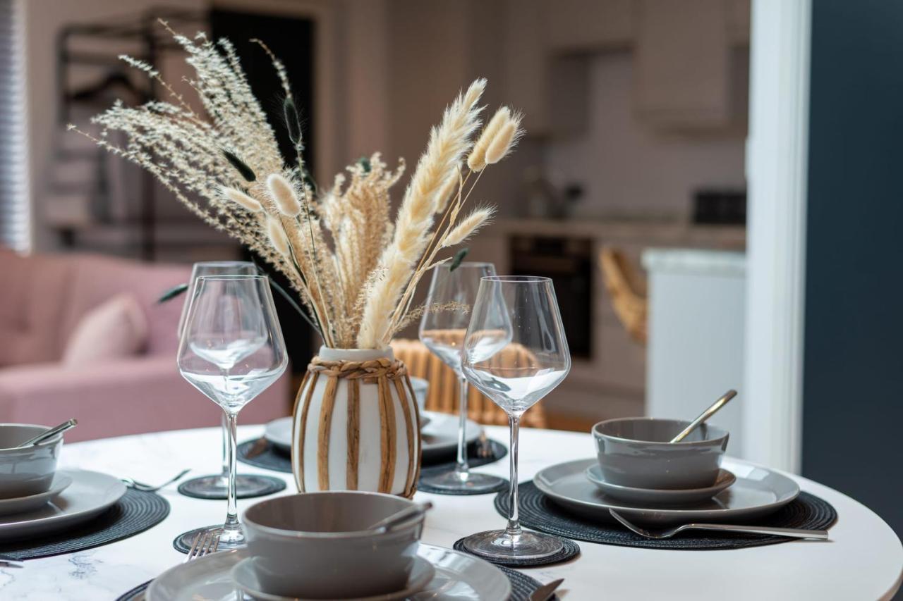 Guestready - Unique Home Near Wimbledon With Gorgeous Deck And Parkingロンドン エクステリア 写真